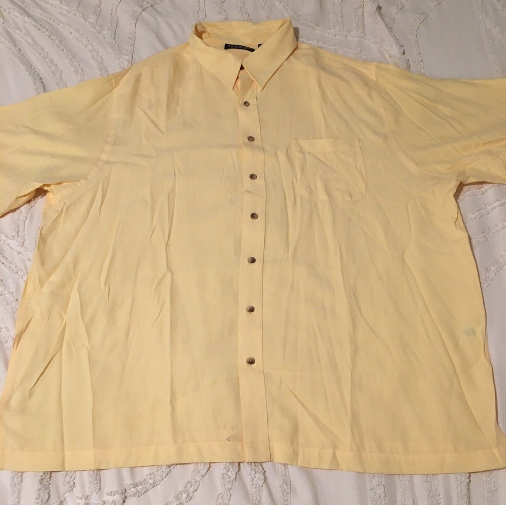 Light Yellow Button-Up Shirt 3XB